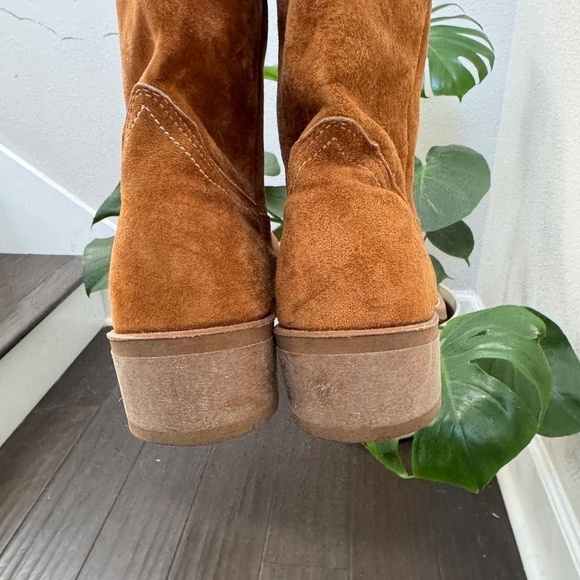 GORGEOUS Cognac Suede Vintage Cowboy Boots Vibram Sole EXCELLENT CONDITION 9.5 - Picture 7 of 8